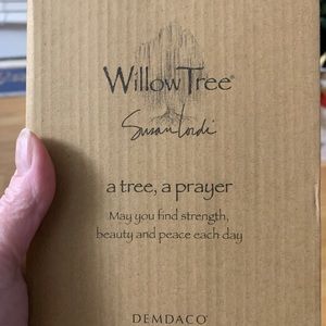Willow Tree angel. “A Tree, A Prayer” BNIB.